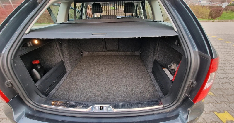 Skoda Superb cena 41999 przebieg: 187000, rok produkcji 2015 z Kraków małe 92
